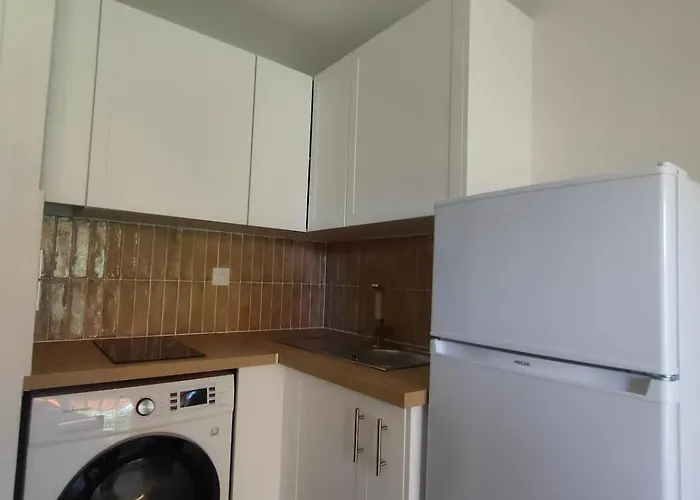 A A Pied & Terrasse Йер